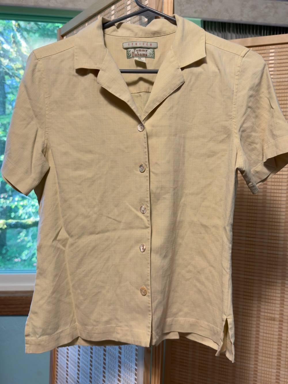 Tommy Bahama Women's Short-Sleeve Button-Front Camp Collar Top in Pale Yellow